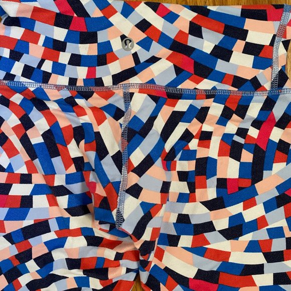 Rare* Lululemon Wunder Under Crops - Picture 4 of 5